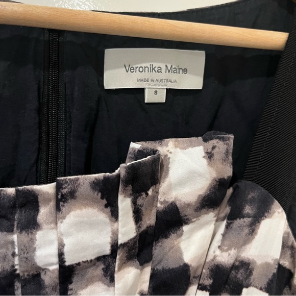Veronika Maine black & white mid length dress size 8 - Picture 3 of 6